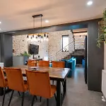 Vakantiehuis Luxurious Home In Biorine