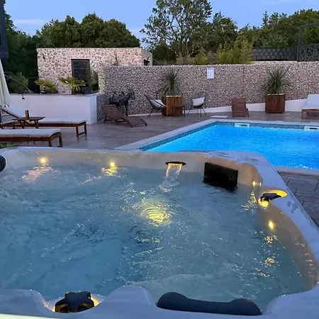 Luxurious In