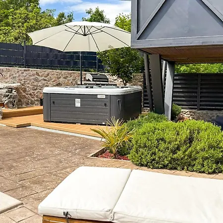 Luxurious In Ferienhaus Biorine